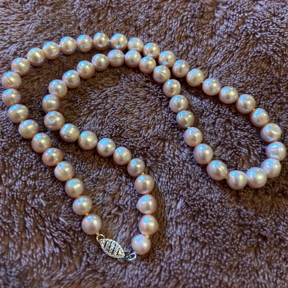 *REAL* Pink Freshwater Pearls - Picture 1 of 1